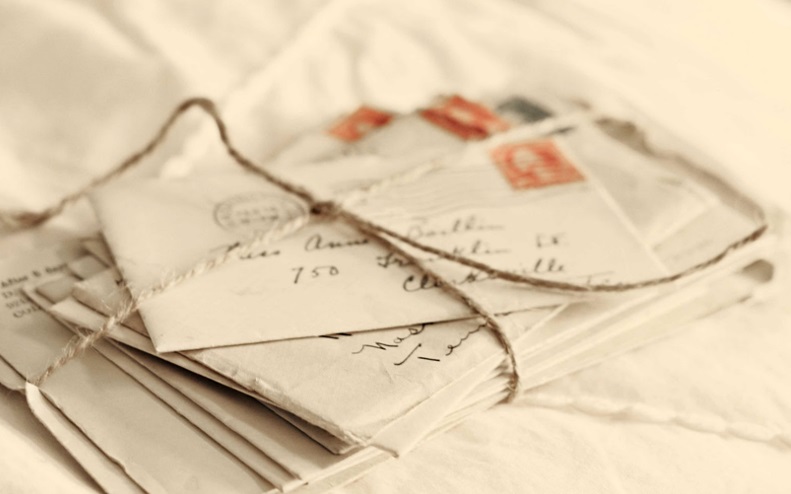 Îmbrățișări în tăcere și scrisori niciodată trimise